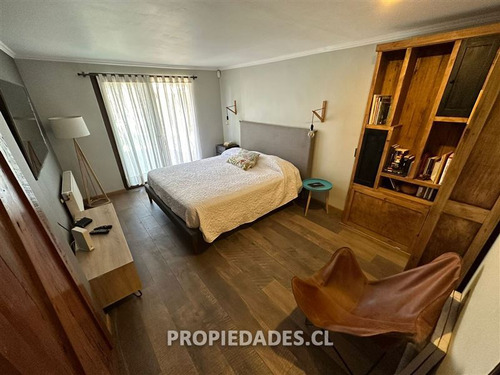 Casa En Venta De 5 Dorm. En Ñuñoa
