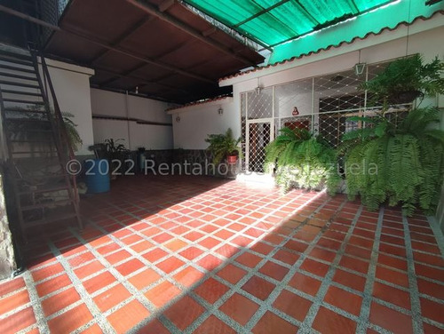 Gbf 25-16310 La Barraca Vendo Bella Y Amplia Casa Con Terreno Contácteme Ya.