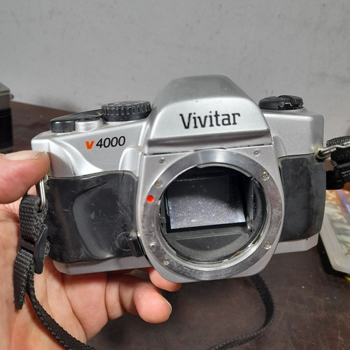 Imagem 1 de 9 de Câmera Fotográfica Vivitar V4000 Antiga Travada, Peças 