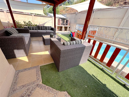Venta Casa Granada 3 Pisos, 4 Dormitorios, Valle Lo Campino