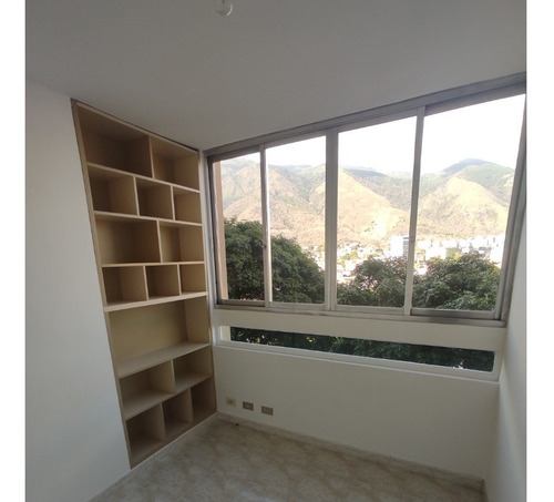 Imagen 8 de 21 de Amplio Apartamento En La Urbina