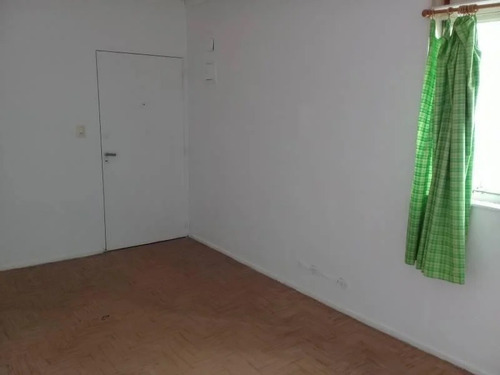 Imagen 2 de 4 de Venta De Departamento Monoambiente En Primer Piso Por Escaleras Barrio Parque Patricio