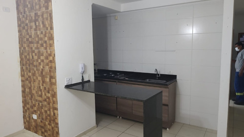 Apartamento Em São Vicente, Prédio De 3 Andares Com Elevador Em Frente A Estação Do Vlt Mascarenhas