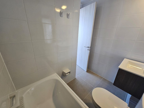 Arriendo Excelente Departamento Nuevo . Edificio Paradise