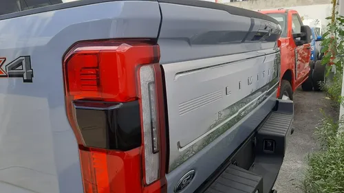Ford F-250 Limited Diesel 6.7l V8 Ta