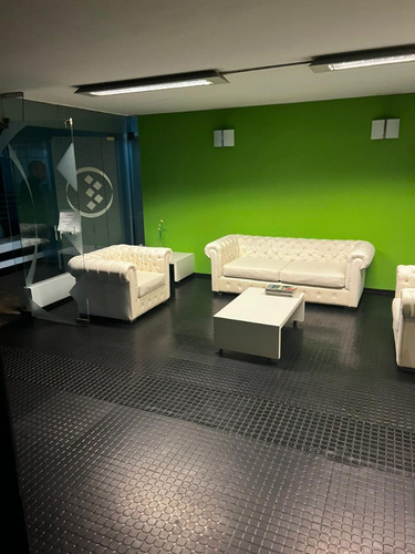 Alquiler Oficinas/local/consultorio(900m2) En Pleno Centro