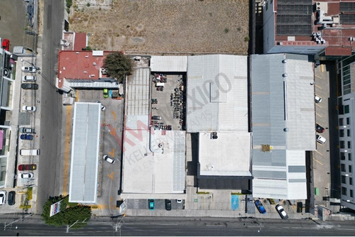 Local Comercial En Renta De 720 M2 Sobre Bernardo Quintana, Querétaro