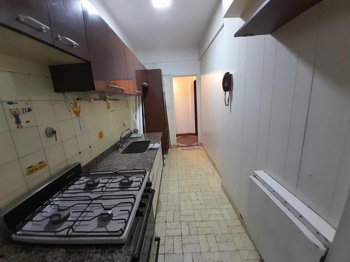 Dueña Alquila Bajas Expensas 80.000. Depto Mejor Zona De Caballito 4 Ambientes A La Calle Muy Luminoso Vista Abierta Expensas Bajas