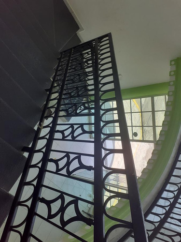Edificio En Venta En Esquina Con Salones Para Eventos Diversos Y Oficinas Todo Climatizado