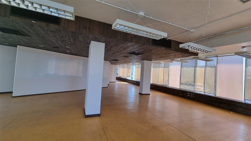 Imagen 3 de 13 de Oficina En Arriendo En Providencia