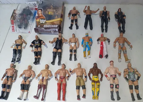 comprar Lote De 21 Figuras De Luchadores Y Ring Originales De Wwe