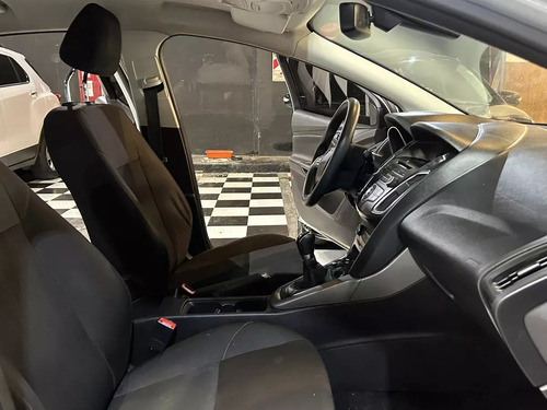 Ford Focus III 1.6 Sedan S