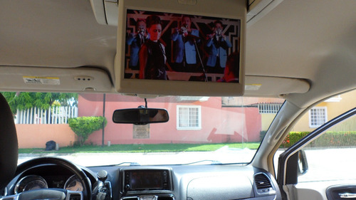 Imagen 7 de 15 de Chrysler Town & Country 3.6 Touring Mt