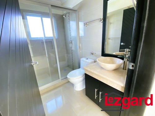 Se Vende Bonita Casa Con Amplios Espacios En Lomas De Cocoyoc