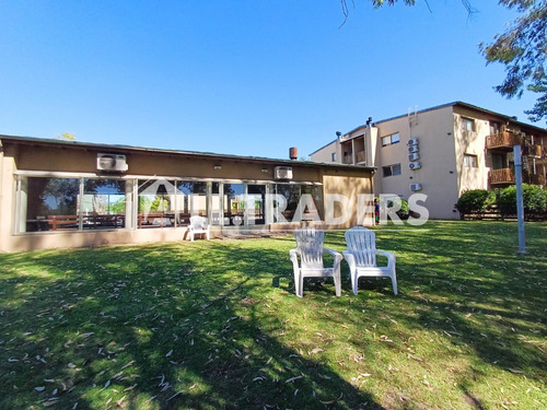 Alquiler Departamento 2 Ambientes Con Cochera, Jardín Y Piscina En Complejo Cerrado, Pilar. Verdi 57.