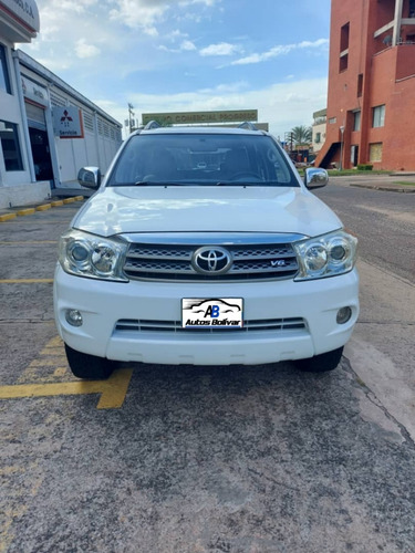 Imagen 2 de 10 de Toyota Fortuner 2012