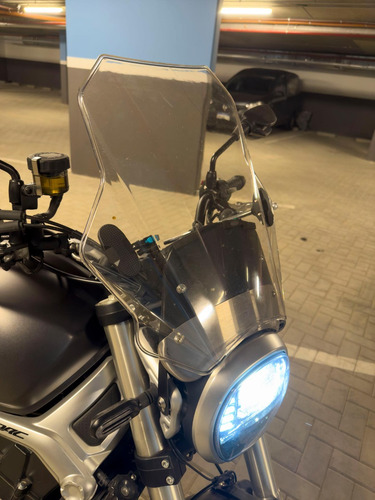 Voge 500 Ac 2023 Con Accesorios, Detalle Por Caida Parada