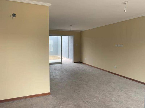 Dúplex De 3 Dormitorios En Venta En Miradores De Manantiales 2. Zona Sur