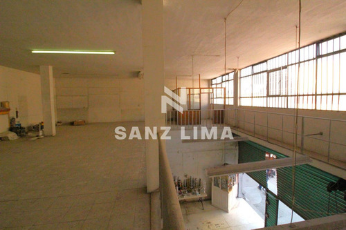 Centro Mercado: Amplio Local En Zona Con Alto Flujo Peatonal.