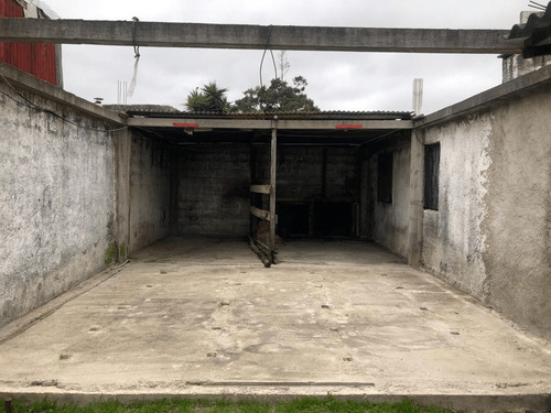 Venta Casa.buceo 2 Dormitorios 2 Baños,gge,parrillero,patio.