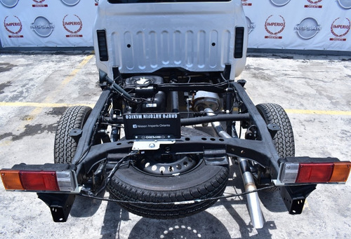 Imagen 5 de 11 de Nissan Np300 Chasis T/m