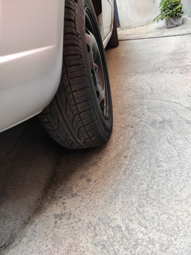 Imagem 8 de 13 de Ford Fiesta 2009 1.0 Flex 5p 68.8 Hp