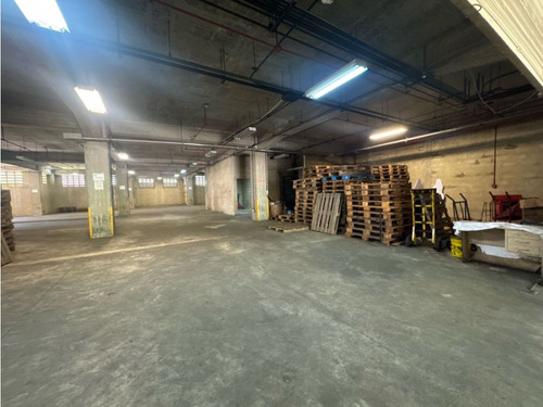 Se Vende Galpón 2132m2 Via Univ Santa Maria Petare 2128