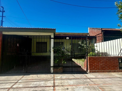 Venta Casa 3 Dormitorios Campana Con Cochera