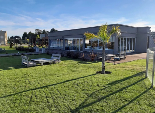 Venta Casa 3 Dormitorios Lagos De Canning Con Cochera