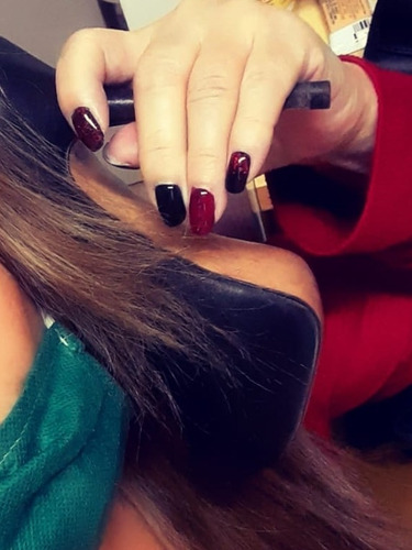 Imagen 5 de 5 de Esmaltado Semipermanente A Domicilio Y Uñas De Gel Con Tips