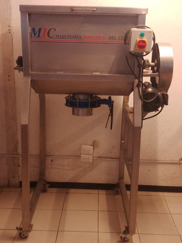 Mezcladora Tipo Listón , Acero Inoxidable, Cap. 200 Lts. (Usado)