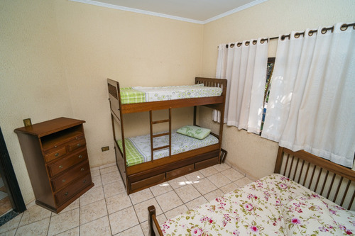 Vendo Belíssima E Encantadora Chácara!!! Com Duas Casas, Com Dois Salões De Festa E Muito Mais, Confira A Descrição Abaixo.