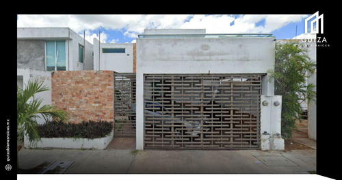 Casa En Mérida, Yucatán. Col. Real Montejo. C.p. 97302 Calle 51 