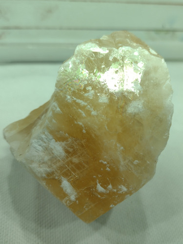 Calcita Dorada En Bruto ( 7cm, 288.6 Grs)