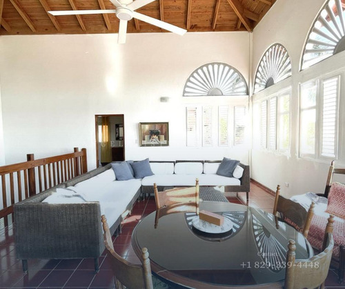 Villa En Venta, Casa De Campo