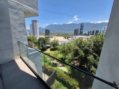 Departamento En Renta Semiamueblado En Colinas De San Jerónimo; Monterrey