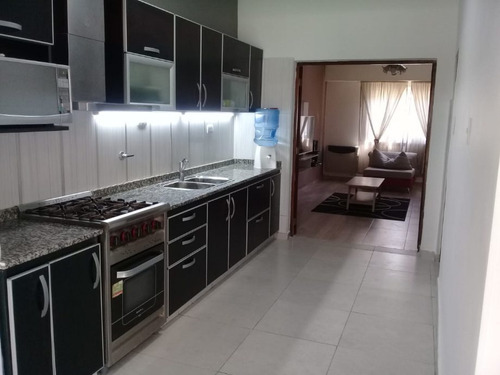 Imagen 2 de 16 de Chalet En Impecable Estado
