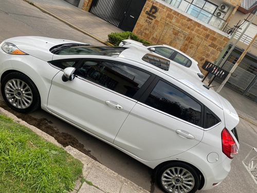 Ford Fiesta Kinetic 1.6 Titanium Powershift 120cv