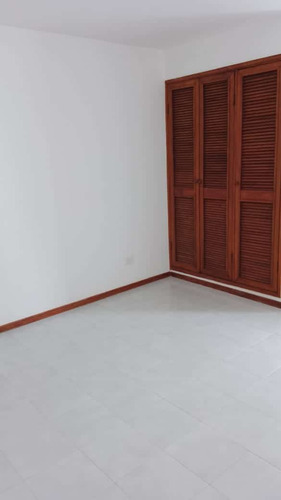 Apartamento Para Arriendo En Manga Cod 77937