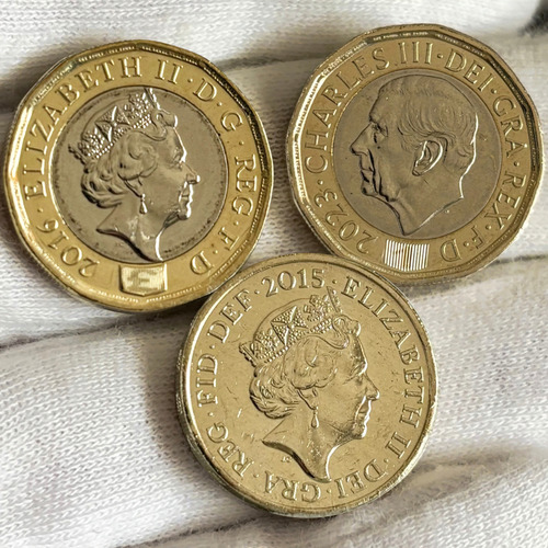 3 Moedas Oficiais De 1 Libra Rainha Elizabeth E Rei Charles