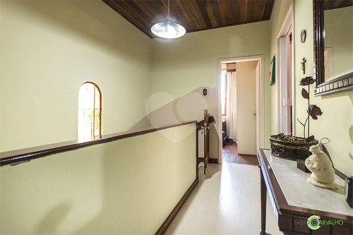 Imagem 16 de 30 de Vende Maravilhosa Casa, Três Quartos, Suíte, 5 Vagas De Garagem E Churrasqueira. - Reo617332