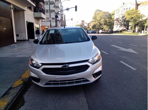Imagen 16 de 25 de Chevrolet Onix Plus Joy Black 1.4 2023 0km 2022 Prisma Gall6
