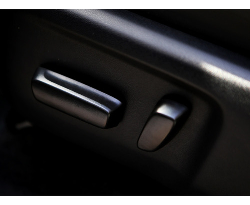 Toyota Hilux 2.8 D-4D TURBO DIESEL CD SRX PLUS 4X4 AUTOMÁTICO