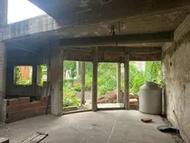 Comprar En Venta, Se Trata De Un Chalet En Construcción De 250 M2, Con Planos Aprobados, Construído Un 65%, De Muy Buena Construcción De Hormigón Armado, 3 Plantas - F: 10032