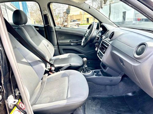 Volkswagen Voyage 1.6 Trenline 101cv