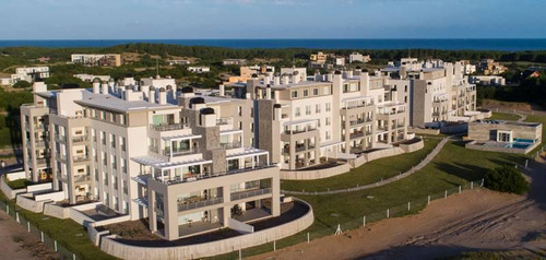 Departamento Sobre El Golf De Costa Esmeralda, Cercano A La Playa