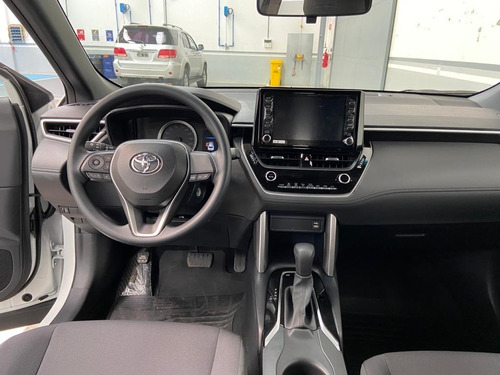 Imagen 11 de 23 de Toyota Corolla Cross 2.0 Xli Cvt My 2023 Mr