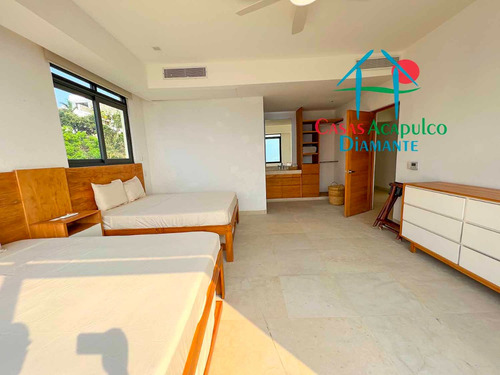 Cad La Joya Residencial 4. Terraza, Vista A La Bahía De Puerto Marqués