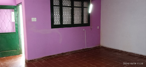 Dos Casas En Venta A Una Cuadra De Av. Garzón.