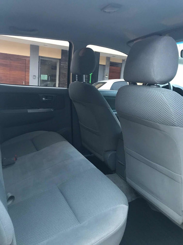 Toyota Hilux 3.0 Cd Srv Tdi 171cv 4x4 2011